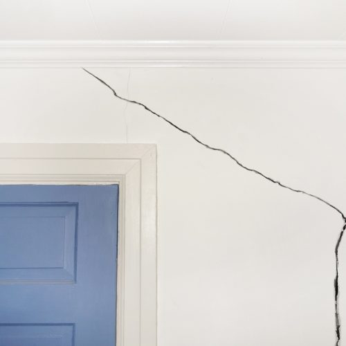 Qué hacer si aparece una grieta en la pared