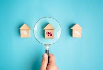 Women,Customer,Use,Magnifying,Glass,Finding,To,Interest,Rate,Home