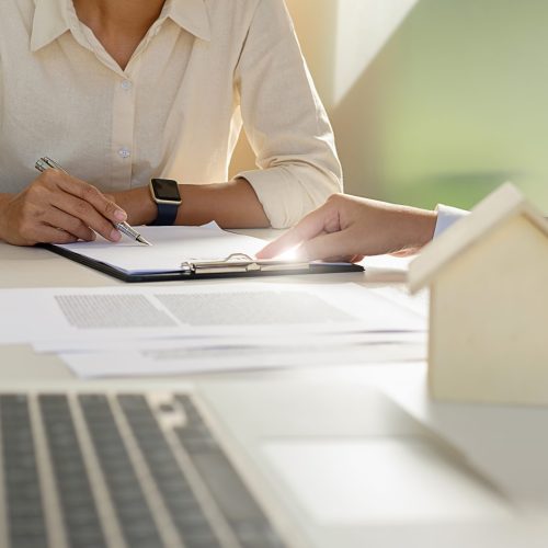 Real estate broker residential house and car rent listing contract