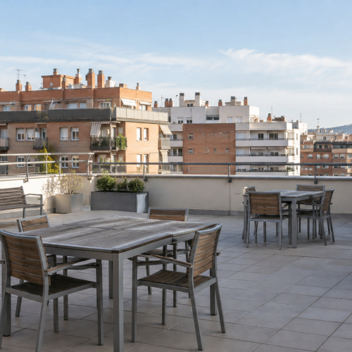 terraza comunitario en edificio residencial